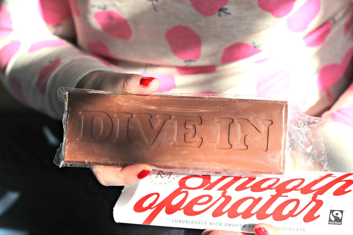 Sweet Reads Box Jan 18 Smooth Operator chocolate inside Dive In